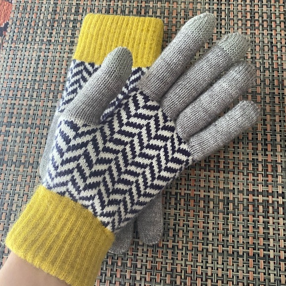 Houndstooth Herringbone Pattern Color Block Gloves Yellow Gray Warm Soft Stripes - Picture 8 of 12